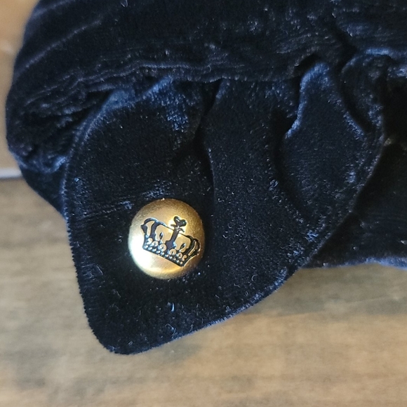 Juicy Couture Bow velvet wristlet clutch 🌟 - Picture 2 of 6